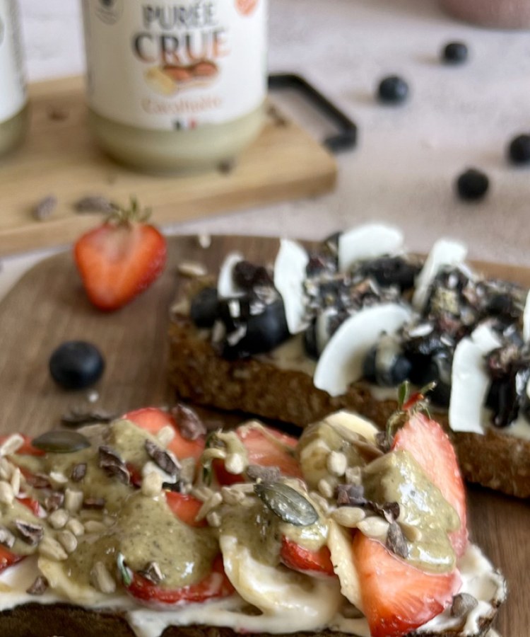 3 tartines - purée de cacahuète, chouchou et 7 fruits &amp; graines By @maymayinthekitchen