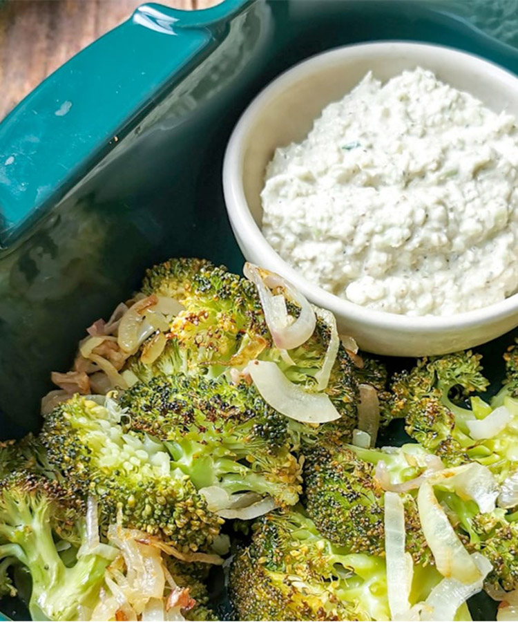 Grillade de brocolis à la sauce aux noix by Happy and Veggy