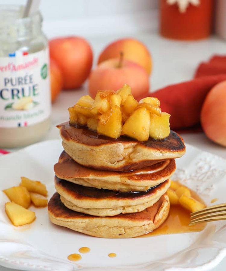 Pancakes fourrés aux pommes et à la purée d’amande blanche By Vie sans gluten