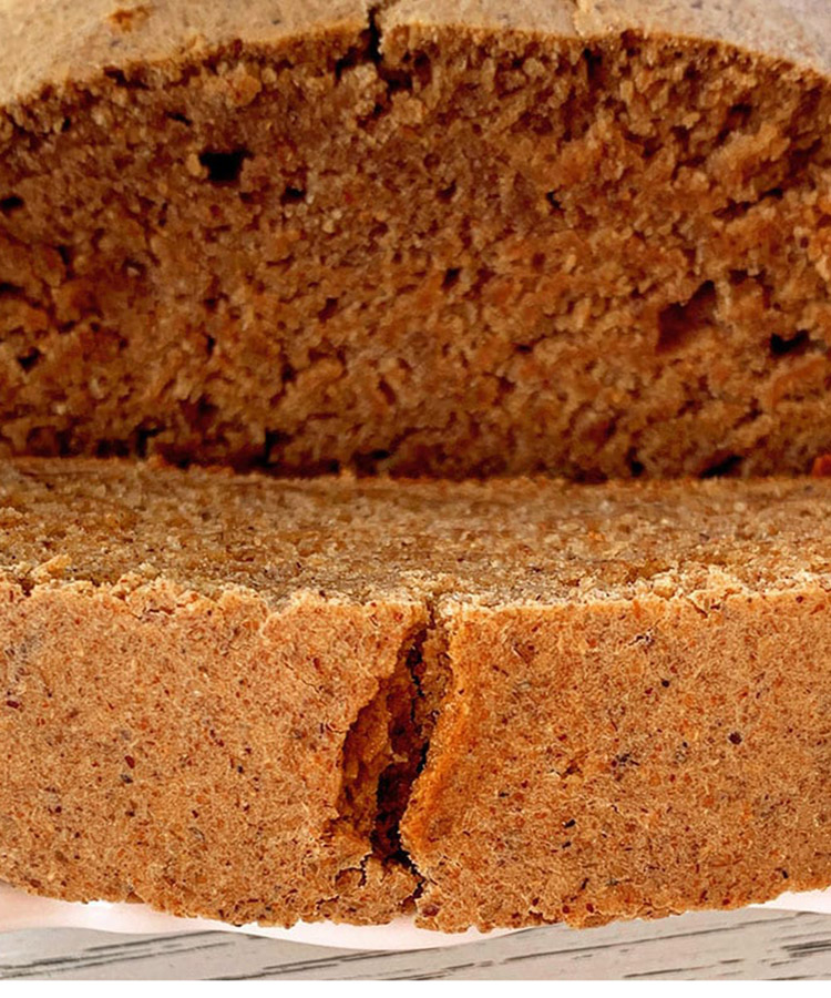 Pain d'épices à la purée crue de noisette
