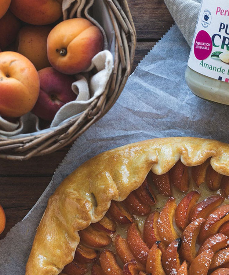 Tarte rustique aux abricots et amande blanche
