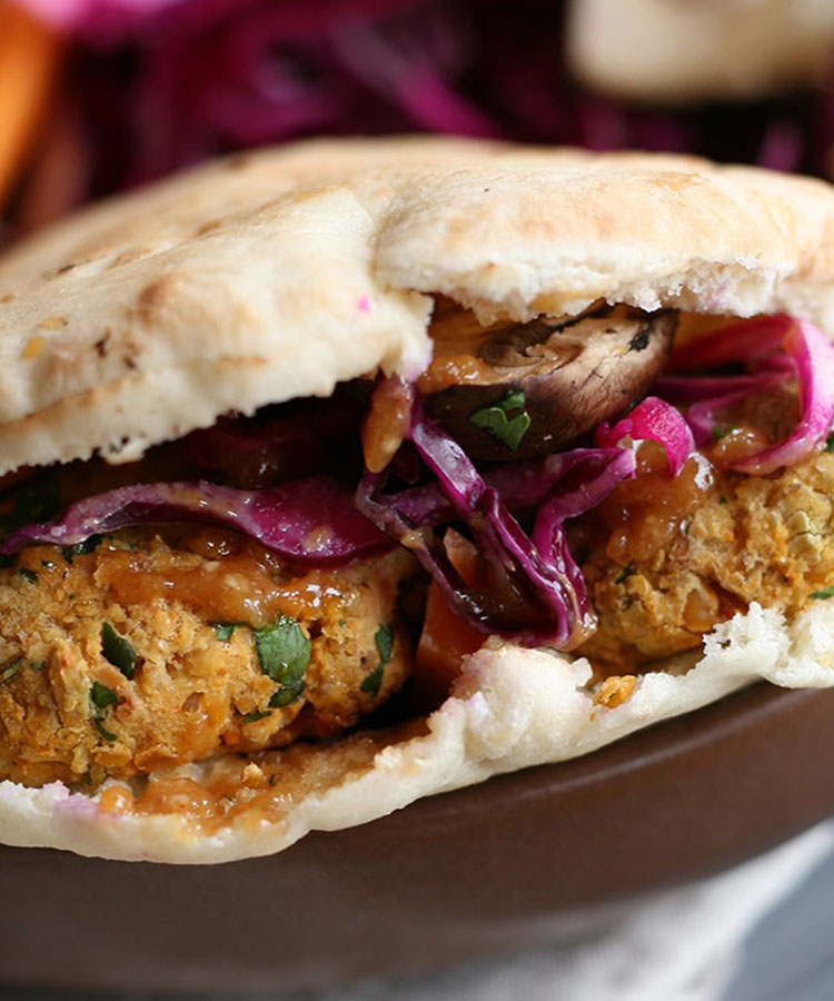 Pita falafels et sauce à la purée crue tahin by Plante Ton Assiette
