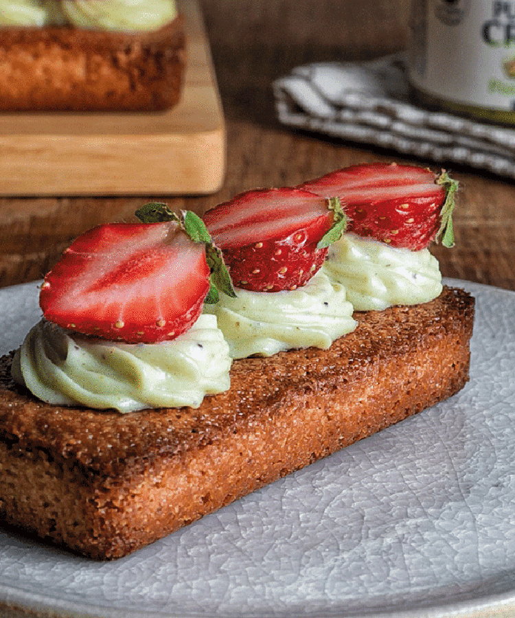 Financiers fraise à la purée de pistache by BeautyFood Cooking