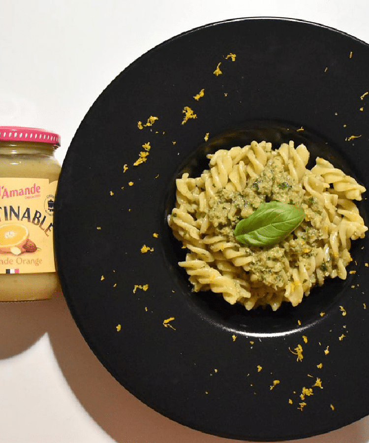 Fusilli au pesto aux saveurs d'amande et orange