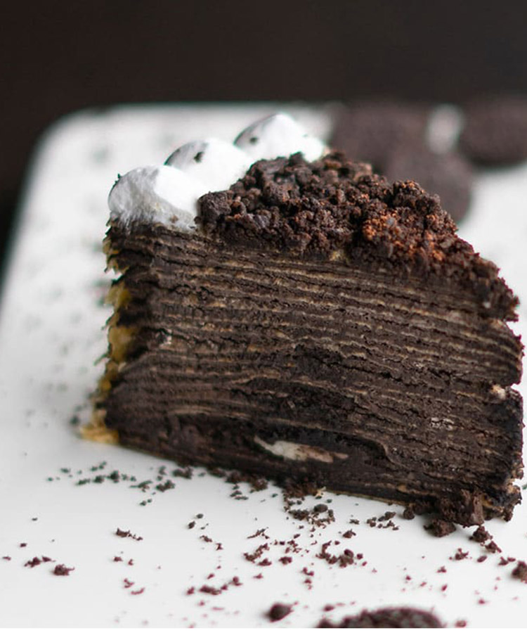 Gâteau de crêpes au chocolat & chantilly