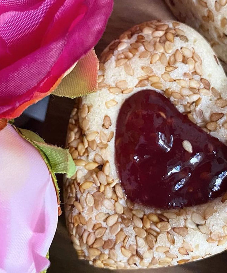 Biscuits sésame framboise